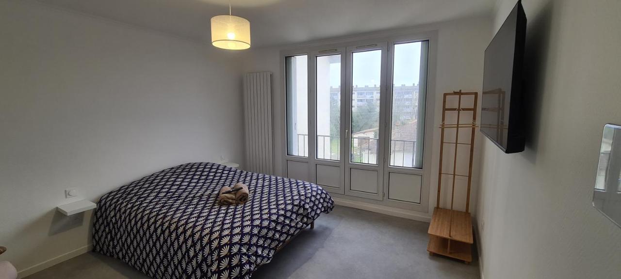 Private Room In Shared Apartment IV Beauvais Exterior photo